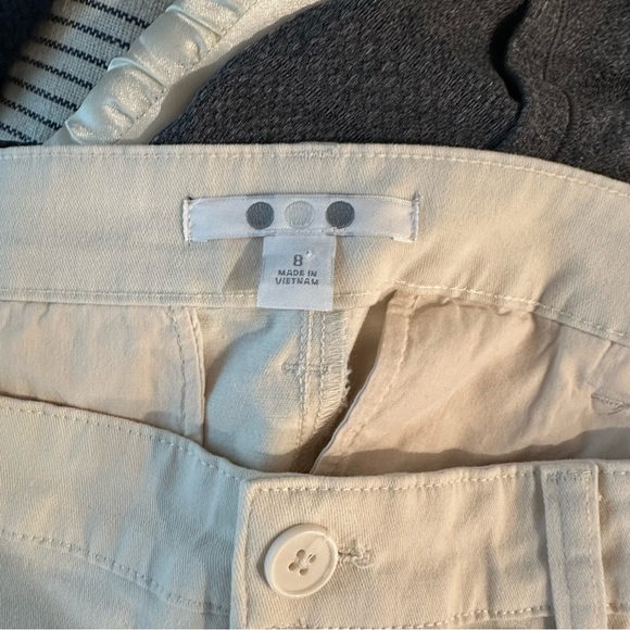 Three Dots Women's Light Beige Bermuda Shorts - Picture 9 of 10